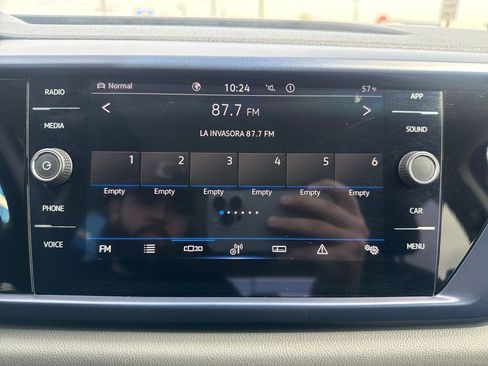 Used 2023 Volkswagen Taos SE w/ Panoramic Sunroof Package image 19