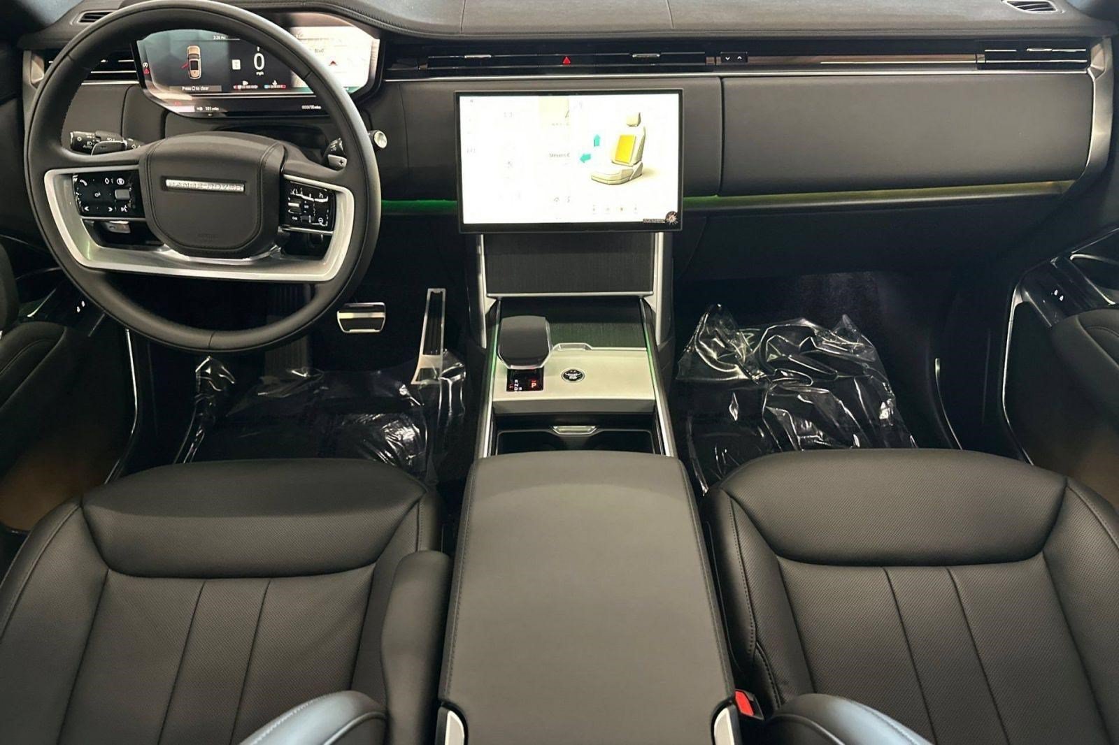 New 2026 Land Rover Range Rover Long Wheelbase SE AWD/4WD image 14