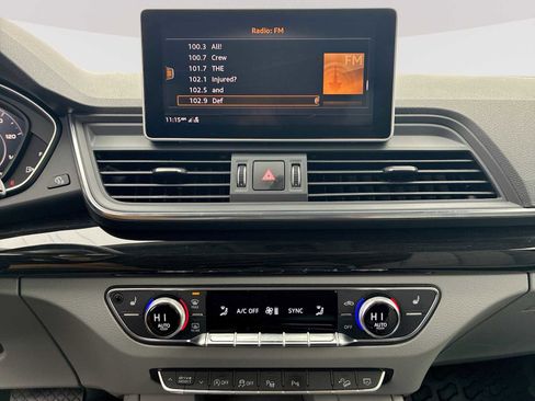 Used 2019 Audi Q5 Prestige w/ Prestige Package image 13