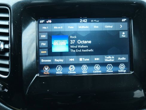 Used 2021 Jeep Compass Altitude image 19