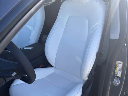 Used 2023 Tesla Model Y Long Range image 6