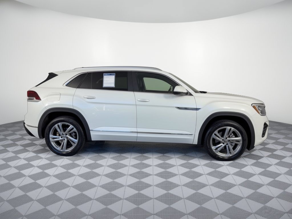 Used 2024 Volkswagen Atlas Cross Sport SEL R-Line AWD/4WD image 8