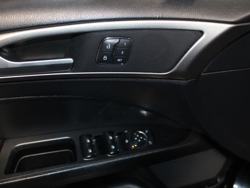 Used 2020 Ford Fusion SEL image 8