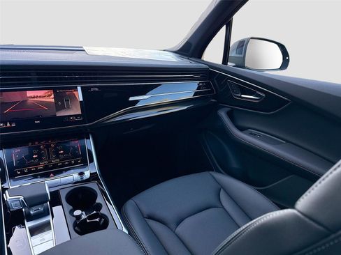 New 2026 Audi Q7 3.0T Premium Plus AWD/4WD image 24