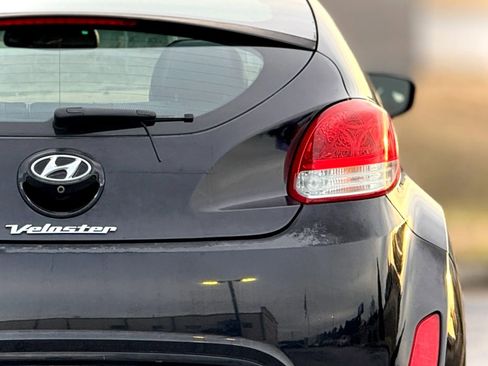 Used 2014 Hyundai Veloster w/ Style Package 02 image 14