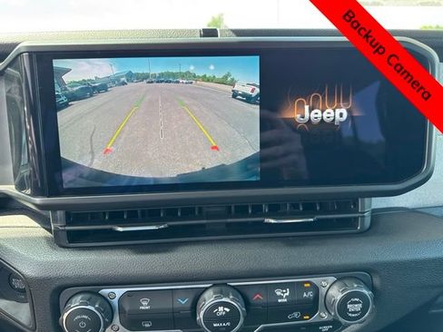 Used 2025 Jeep Wrangler Sport S AWD/4WD image 8