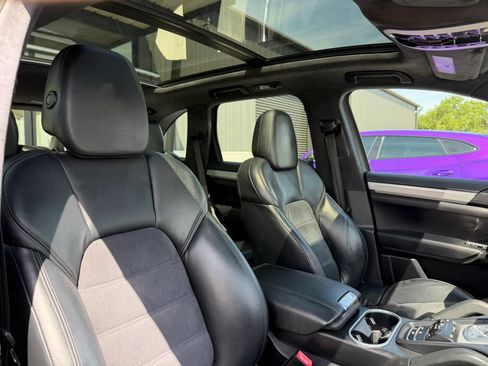 Used 2014 Porsche Cayenne GTS AWD/4WD image 28