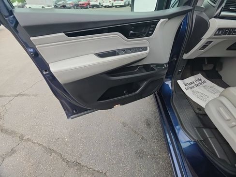 Used 2023 Honda Odyssey Touring image 13