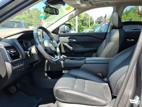 Used 2023 Nissan Rogue SL AWD/4WD image 11
