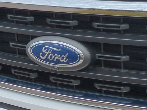 Used 2023 Ford F150 XLT w/ Trailer Tow Package AWD/4WD image 12