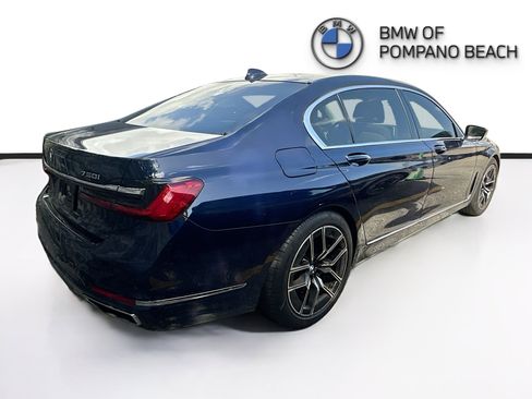 Used 2022 BMW 750i xDrive w/ Luxury Rear Seating Package image 5