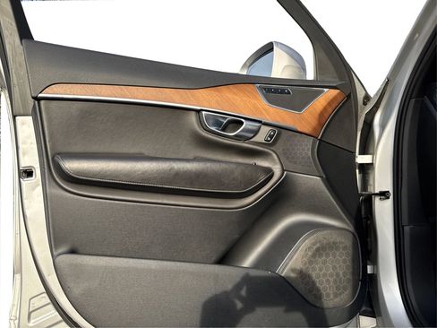 Used 2017 Volvo XC90 T6 Inscription w/ Vision Package image 24