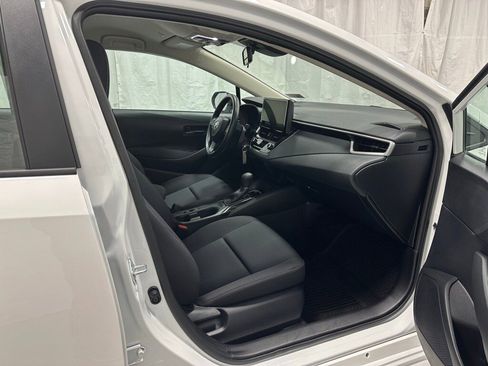 Used 2025 Toyota Corolla LE image 52