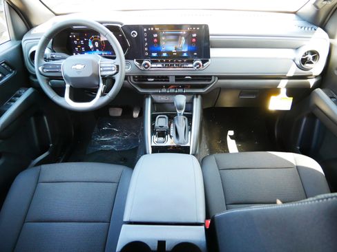 New 2025 Chevrolet Colorado LT image 5
