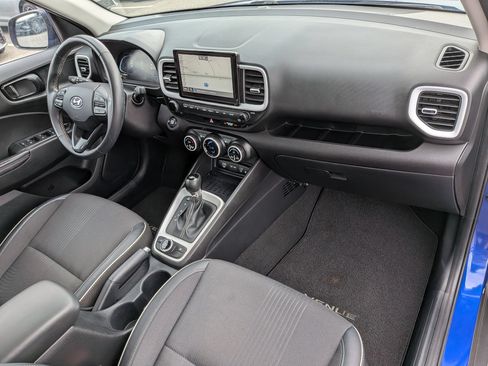 Used 2024 Hyundai Venue Limited FWD image 37
