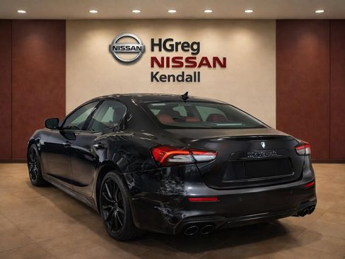 Used 2022 Maserati Ghibli Modena RWD image 2