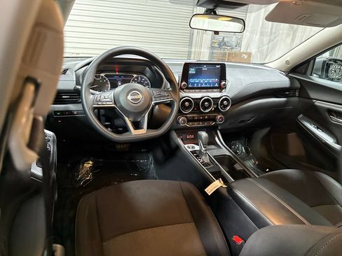 Used 2024 Nissan Sentra SV FWD image 18