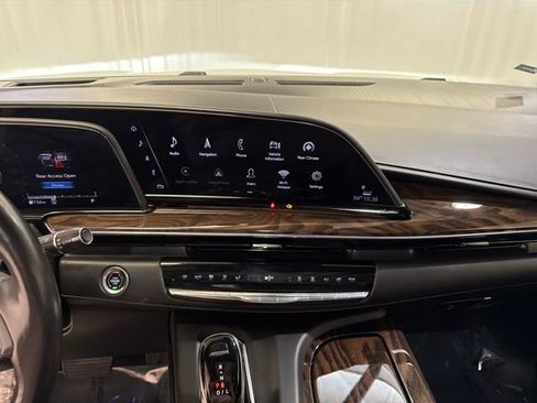 Used 2021 Cadillac Escalade Sport Platinum w/ Heavy-Duty Trailer Package AWD/4WD image 16