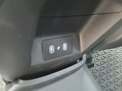 Used 2025 Hyundai Santa Cruz SEL FWD image 11