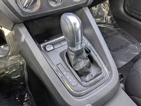 Used 2017 Volkswagen Jetta SE image 13