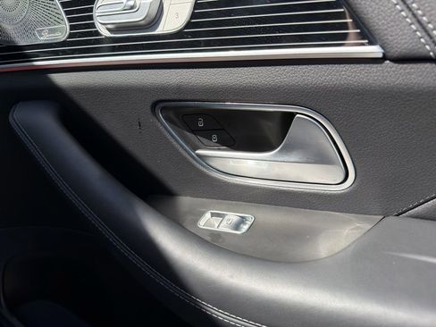 Used 2024 Mercedes-Benz GLS 580 4MATIC image 31