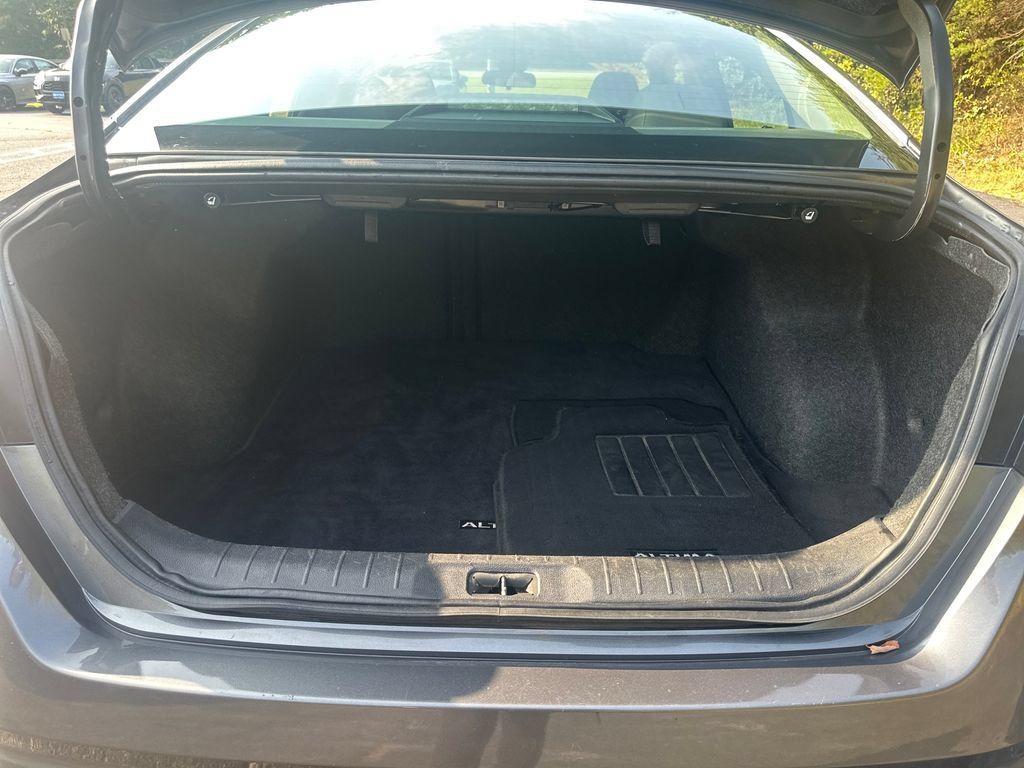 Used 2022 Nissan Altima 2.5 SV FWD image 26