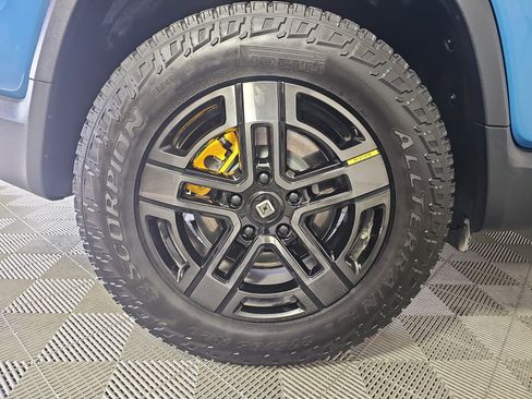 Used 2023 Rivian R1T Adventure image 11