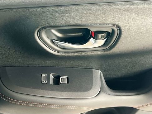 Used 2025 Honda HR-V Sport image 32