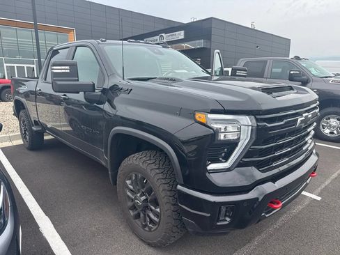 Used 2026 Chevrolet Silverado 2500 LT w/ Trail Boss Package AWD/4WD image 4