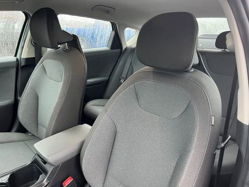 Used 2025 Kia K4 LXS image 12