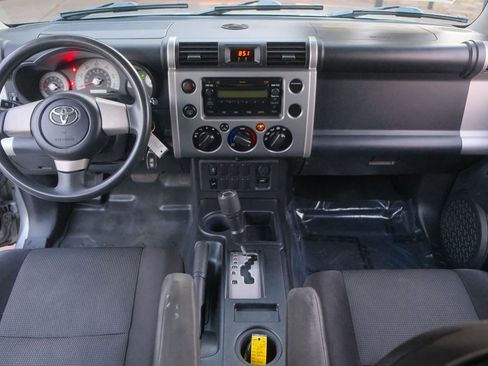 Used 2010 Toyota FJ Cruiser image 14