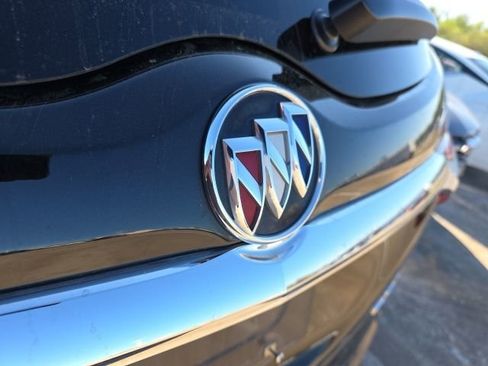 Used 2019 Buick Enclave Essence image 12