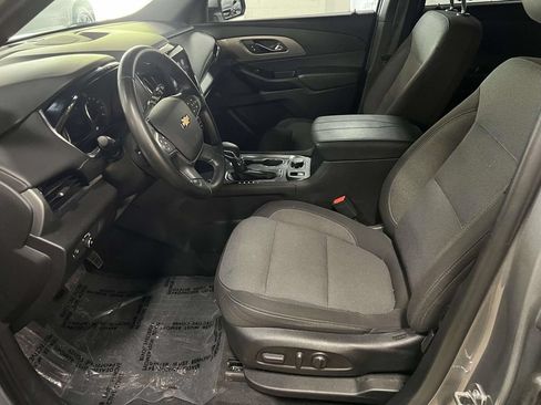 Used 2023 Chevrolet Traverse LT FWD image 16