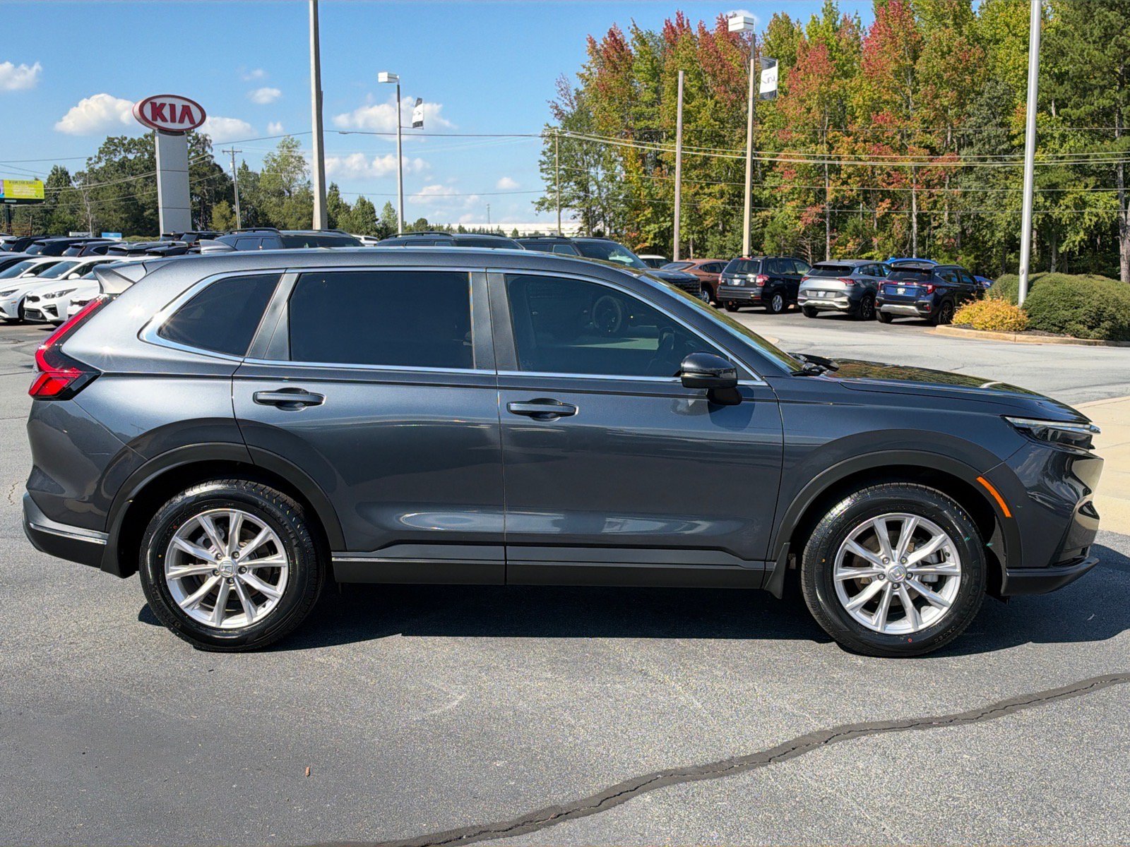 Used 2024 Honda CR-V EX image 2