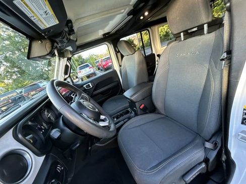 Used 2024 Jeep Wrangler Sahara image 15