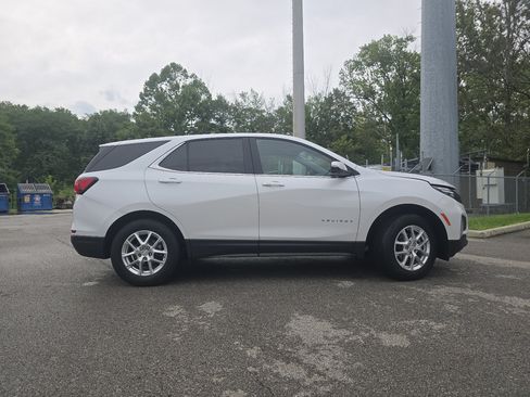 Used 2022 Chevrolet Equinox LT AWD/4WD image 17
