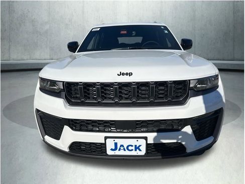 New 2026 Jeep Grand Cherokee L Limited AWD/4WD image 9