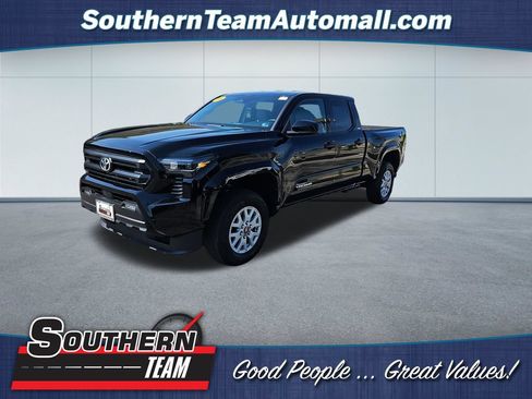 Used 2025 Toyota Tacoma SR5 AWD/4WD image 1