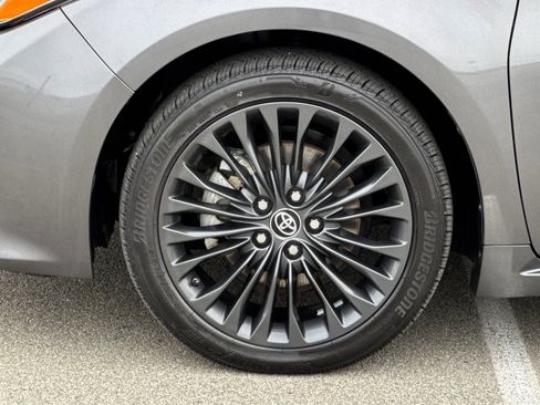 Used 2018 Toyota Avalon Touring image 25