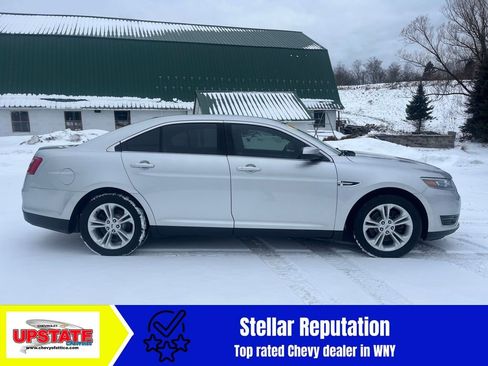 Used 2019 Ford Taurus SEL image 3