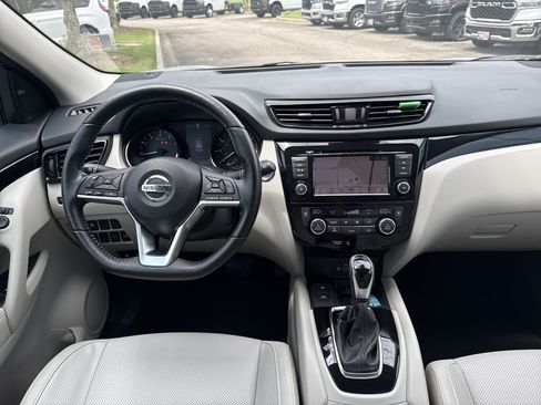 Used 2021 Nissan Rogue Sport SL FWD image 21