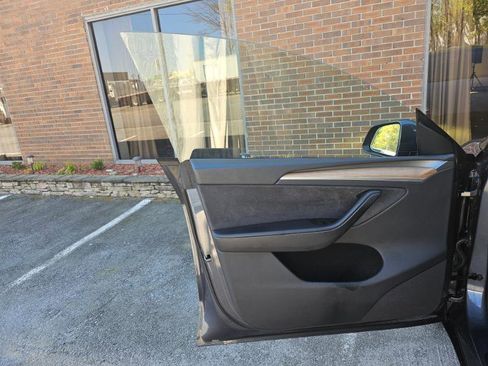 Used 2023 Tesla Model Y Long Range image 35