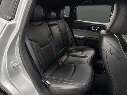 Certified 2025 Jeep Compass Limited image 29