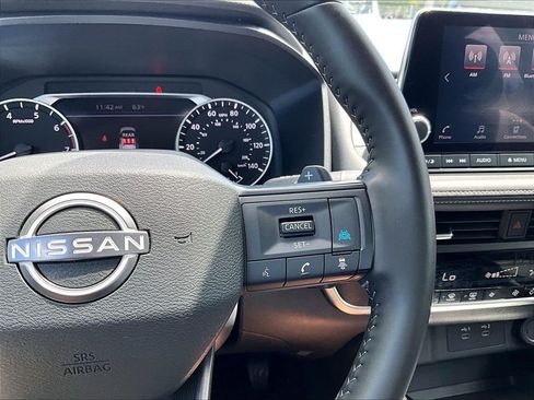Used 2025 Nissan Rogue SV AWD/4WD image 23