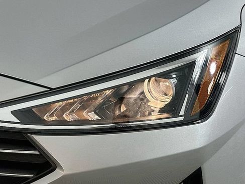 Used 2020 Hyundai Elantra SE w/ Cargo Package (C1) FWD image 23