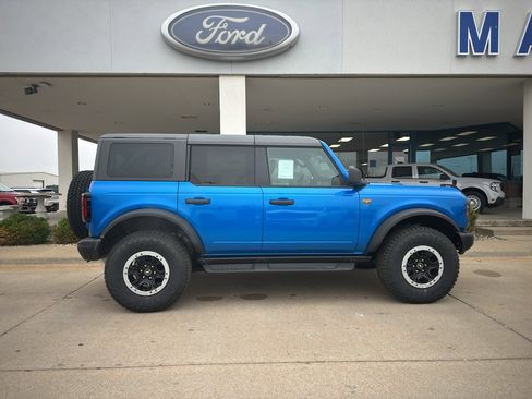 New 2026 Ford Bronco Badlands image 7