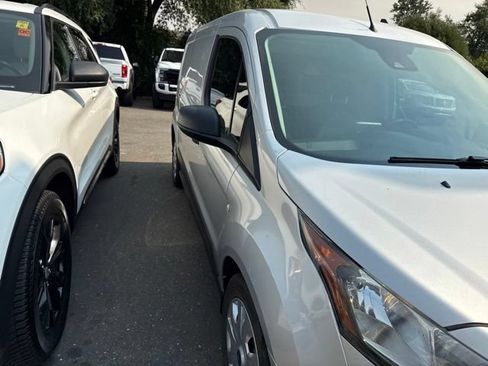 Used 2021 Ford Transit Connect XLT FWD image 4