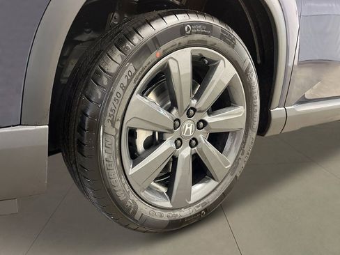 New 2025 Honda Pilot Sport image 13