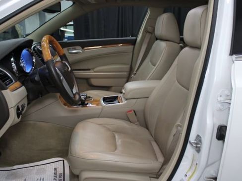 Used 2014 Chrysler 300 C w/ Light Group image 14