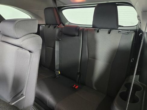 Used 2024 Toyota Highlander LE AWD/4WD image 18